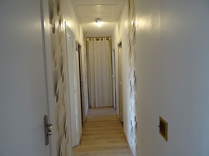 Cottage - Hallway