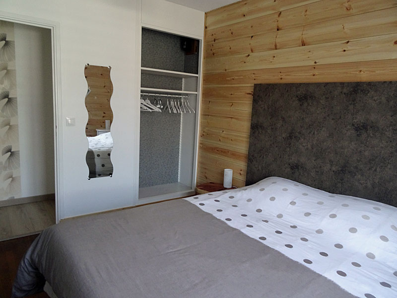 Cottage - Simple bedroom 1
