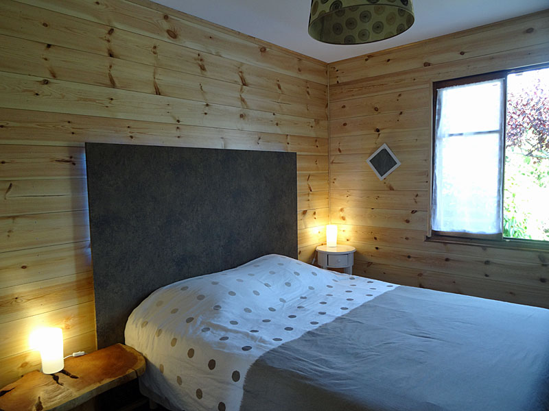 Cottage - Simple bedroom 2